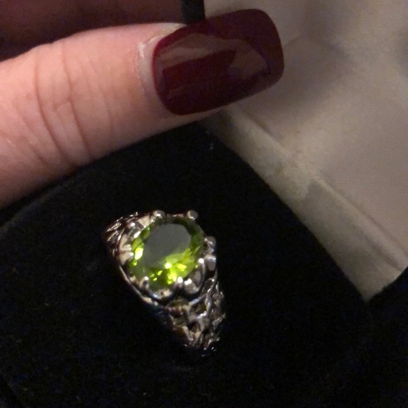Green Gem Stone silver bling ring - Picture 7 of 9